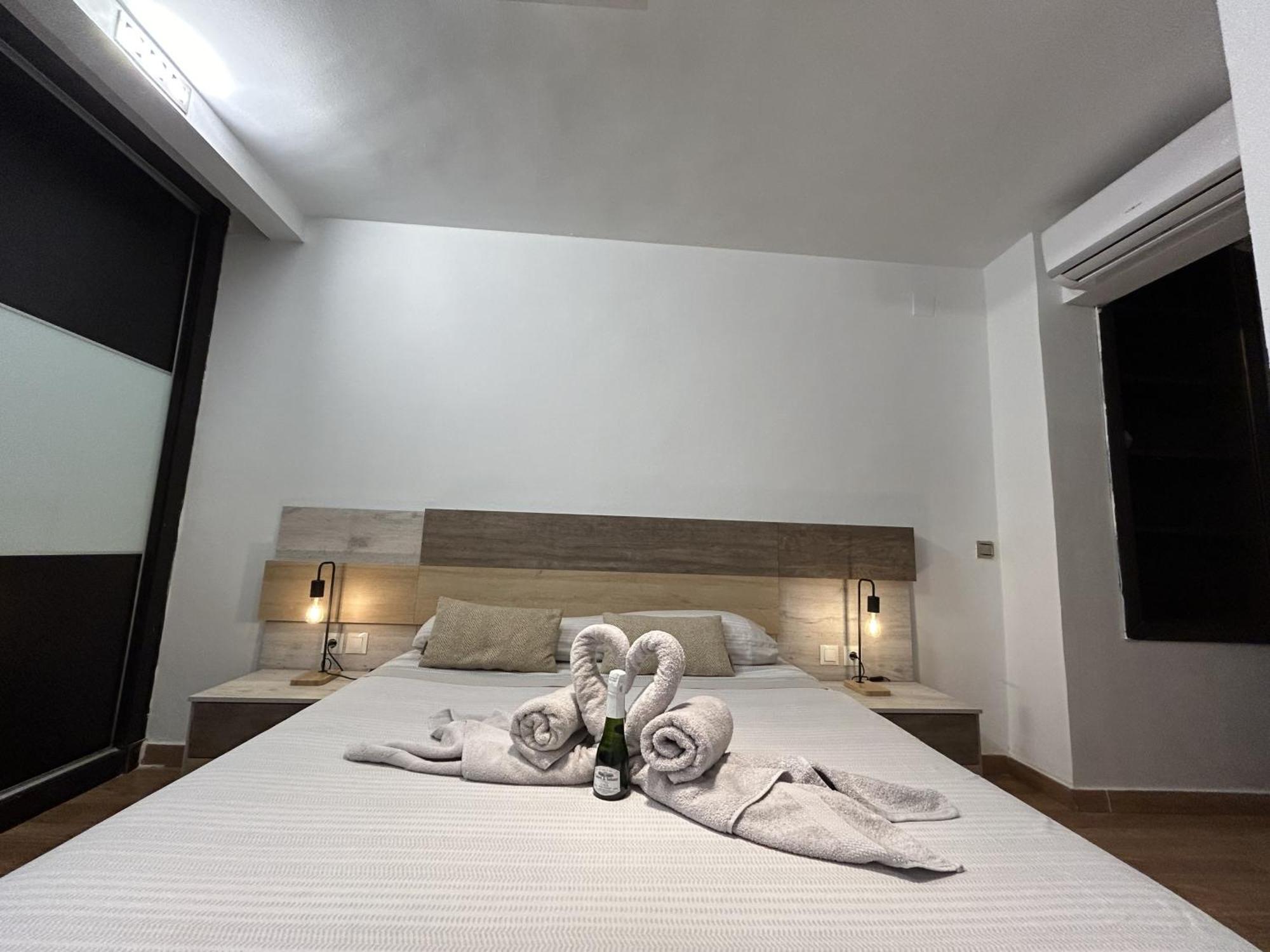 Lujo A Tu Alcance Con Spa Y Garaje Pleno Centro อูเอลบา ภายนอก รูปภาพ