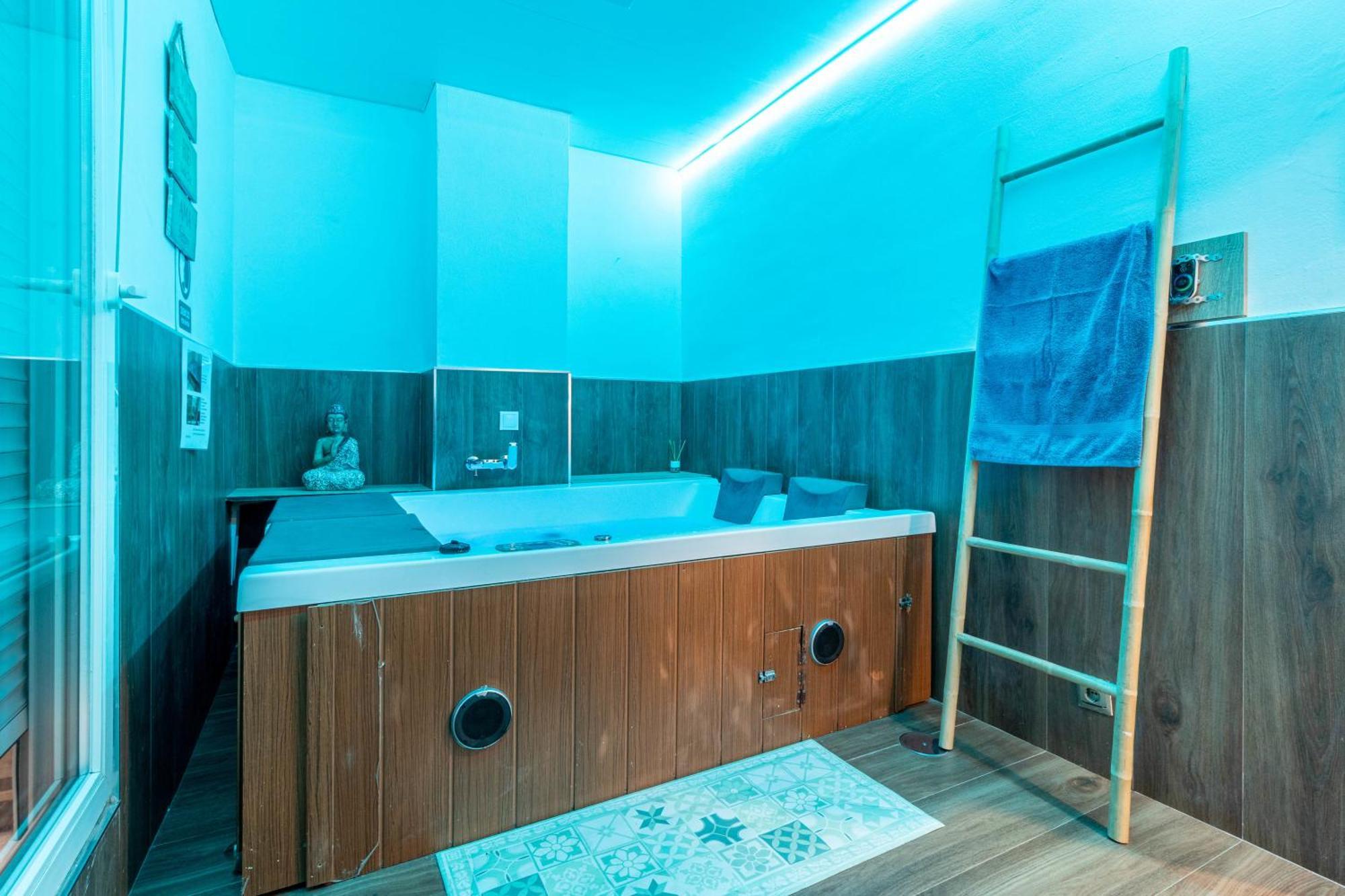 Lujo A Tu Alcance Con Spa Y Garaje Pleno Centro อูเอลบา ภายนอก รูปภาพ