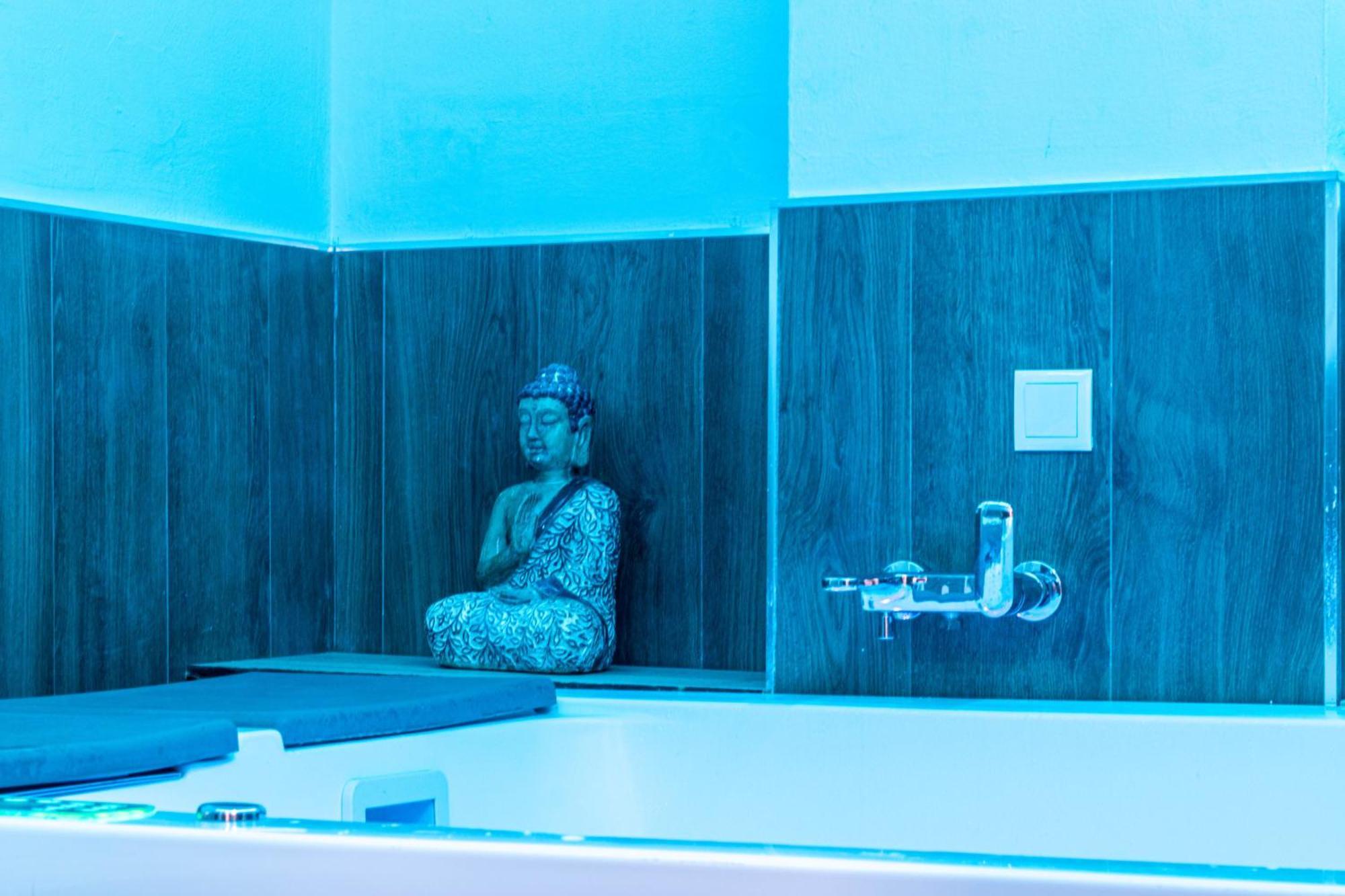 Lujo A Tu Alcance Con Spa Y Garaje Pleno Centro อูเอลบา ภายนอก รูปภาพ